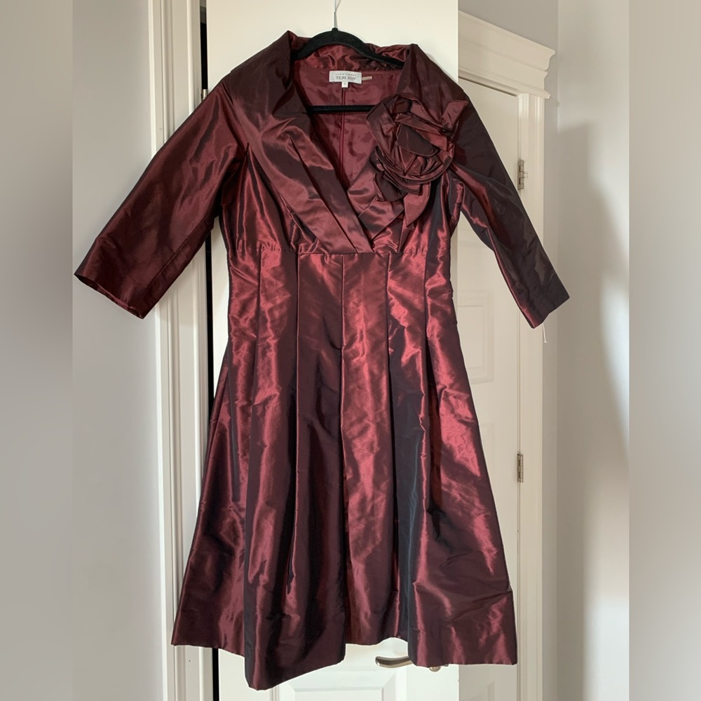 Teri Jon by Ricki Freeman dress size 12 in wine.